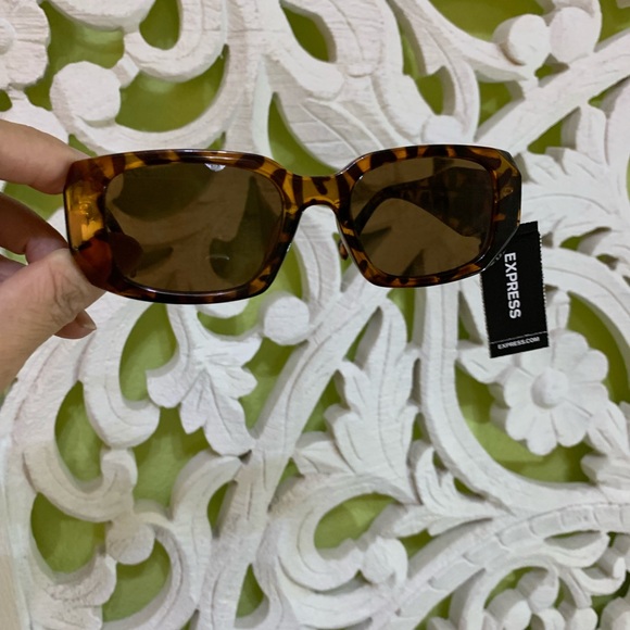 Express rectangular frame sunglasses